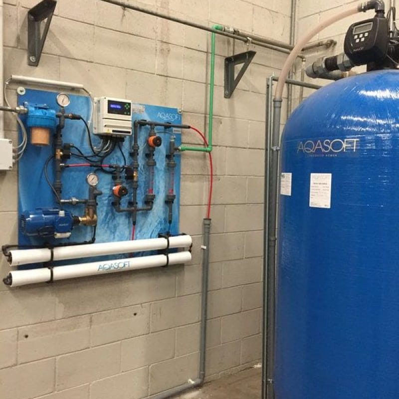 Particolare di un impianto per il trattamento dell'acqua dell'industria tessile